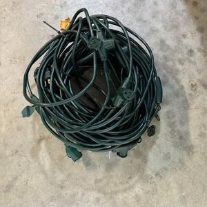 25 Ft Outdoor Extension Cord, Evenly Spaced 3 Outlets Plugs with Safety Cover